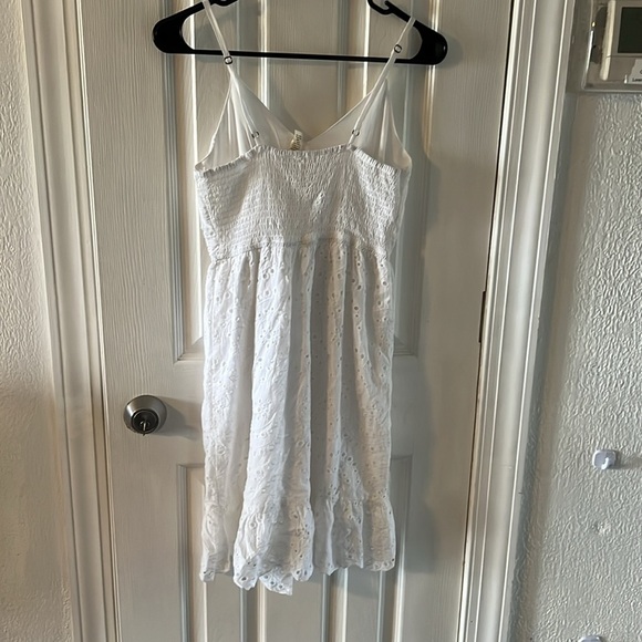 Women’s white sundress - Picture 3 of 3